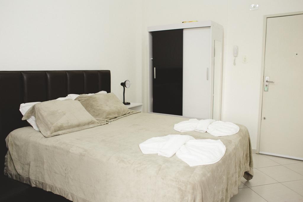 Apartamento Gomes Freire 1106 *